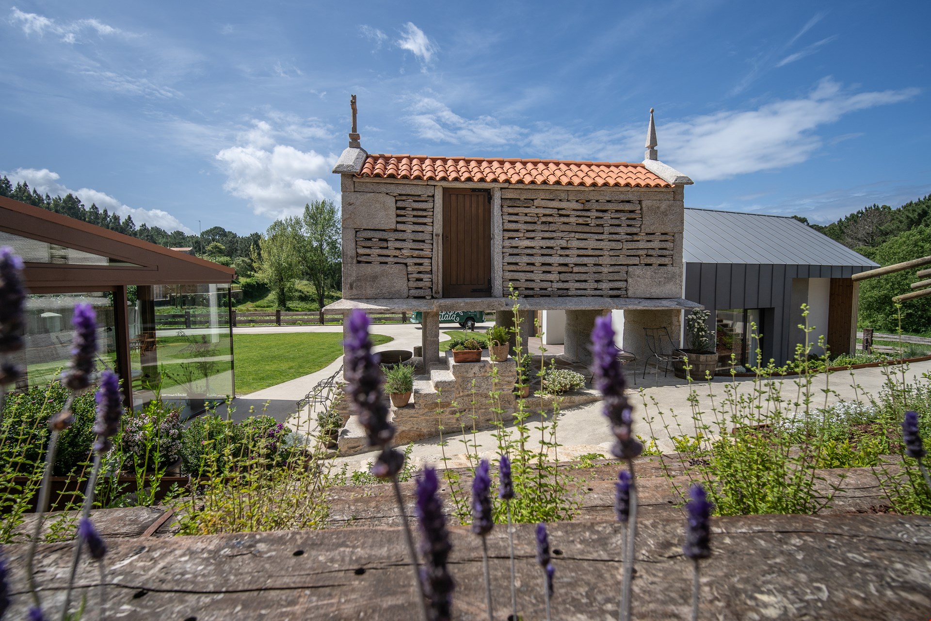 Hotel Ponteceso Spain nomad remote c960231d-d646-422e-89e3-e6ef6d0c5907_horreook.jpg