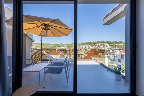 Golden Sunset Sutivan - a stay for digital nomads