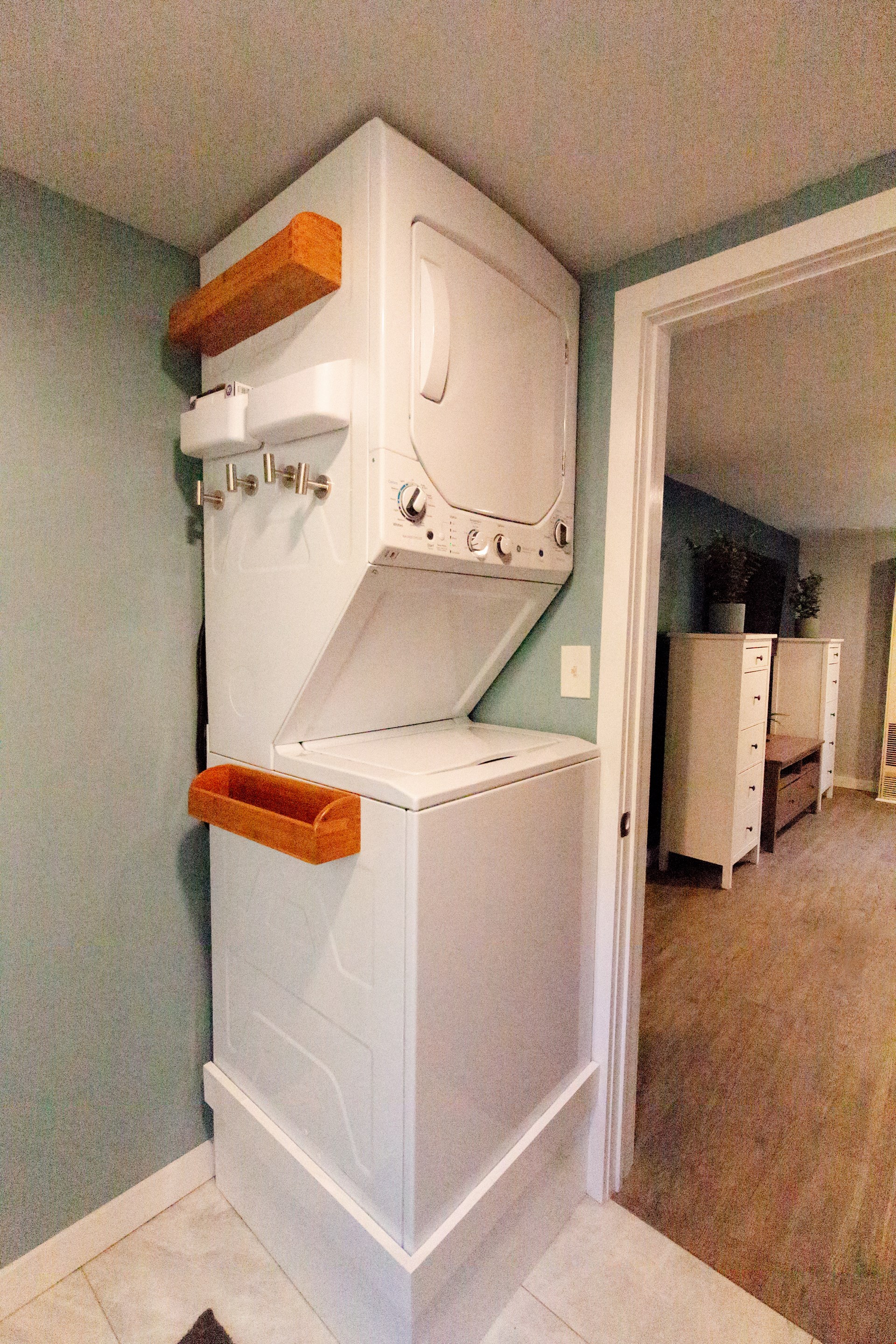 Hotel Fort Ann United States nomad remote 5d304edc-877a-4ab8-83de-c57220e106ce_BathroomLaundry.jpg