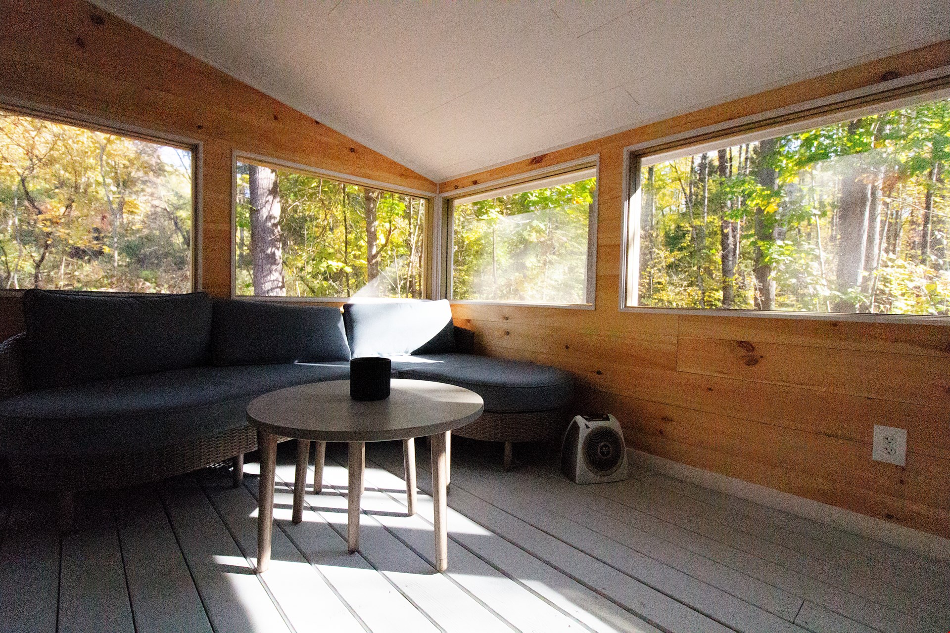 Hotel Fort Ann United States nomad remote 6efa2e1f-d9db-447d-a9e2-bc33e4f37caa_BackPorchFront.jpg