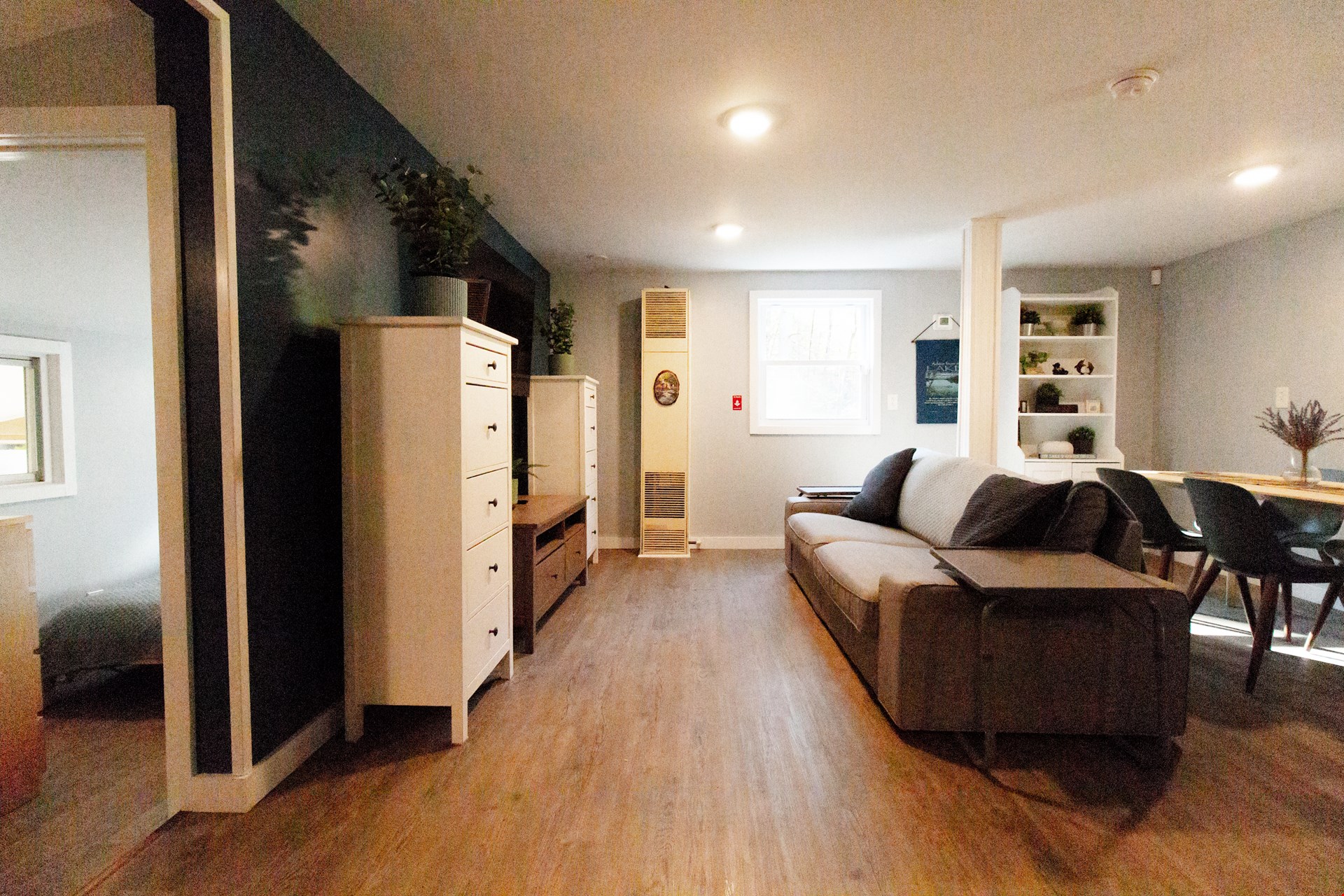 Hotel Fort Ann United States nomad remote a64eb5f0-571c-4eab-bd2a-2d3224143f0e_FullLivingRoom.jpg