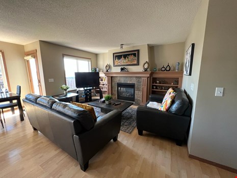 Spacious 3 Bdrm Comfortable AC Home room workspace image d567222f-0c1d-492a-86d9-d6935b8ba591_WhatsAppImage20230704at125545.jpeg,f2b04076-f02a-4453-ab8a-8b63bdda3b1e_OfficeDen.jpeg