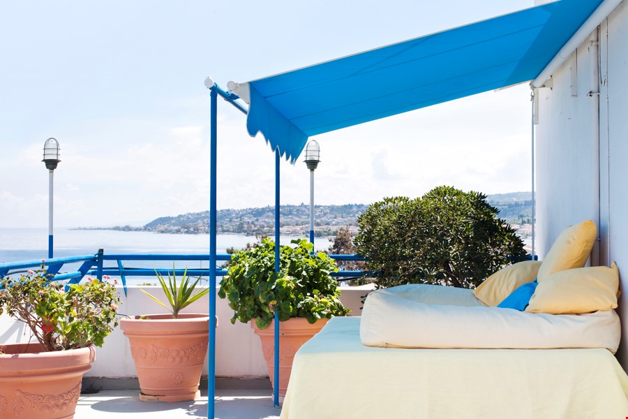 Hotel Xylokastro Greece nomad remote de3da9d7-2736-4cf4-b439-877f0bc54809_daphnesclub_roofgarden2.jpg