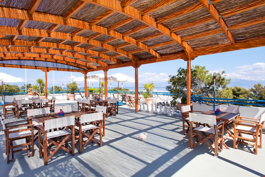 Hotel Xylokastro Greece nomad remote ffc868fc-e614-4c85-aed9-3aa0537a403e_daphnesclub_roofgarden1.jpg