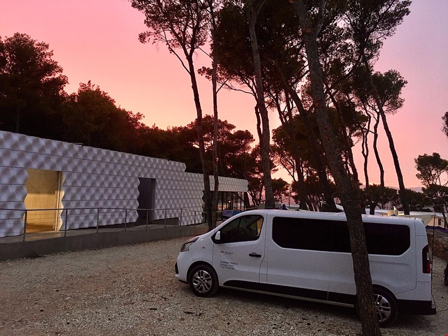 Hotel Supetar Croatia nomad remote c7a7afcf-6d46-428b-9945-ea3a639f7864_6dbd0937-603a-4107-84a7-e245b841e3d8.jpg