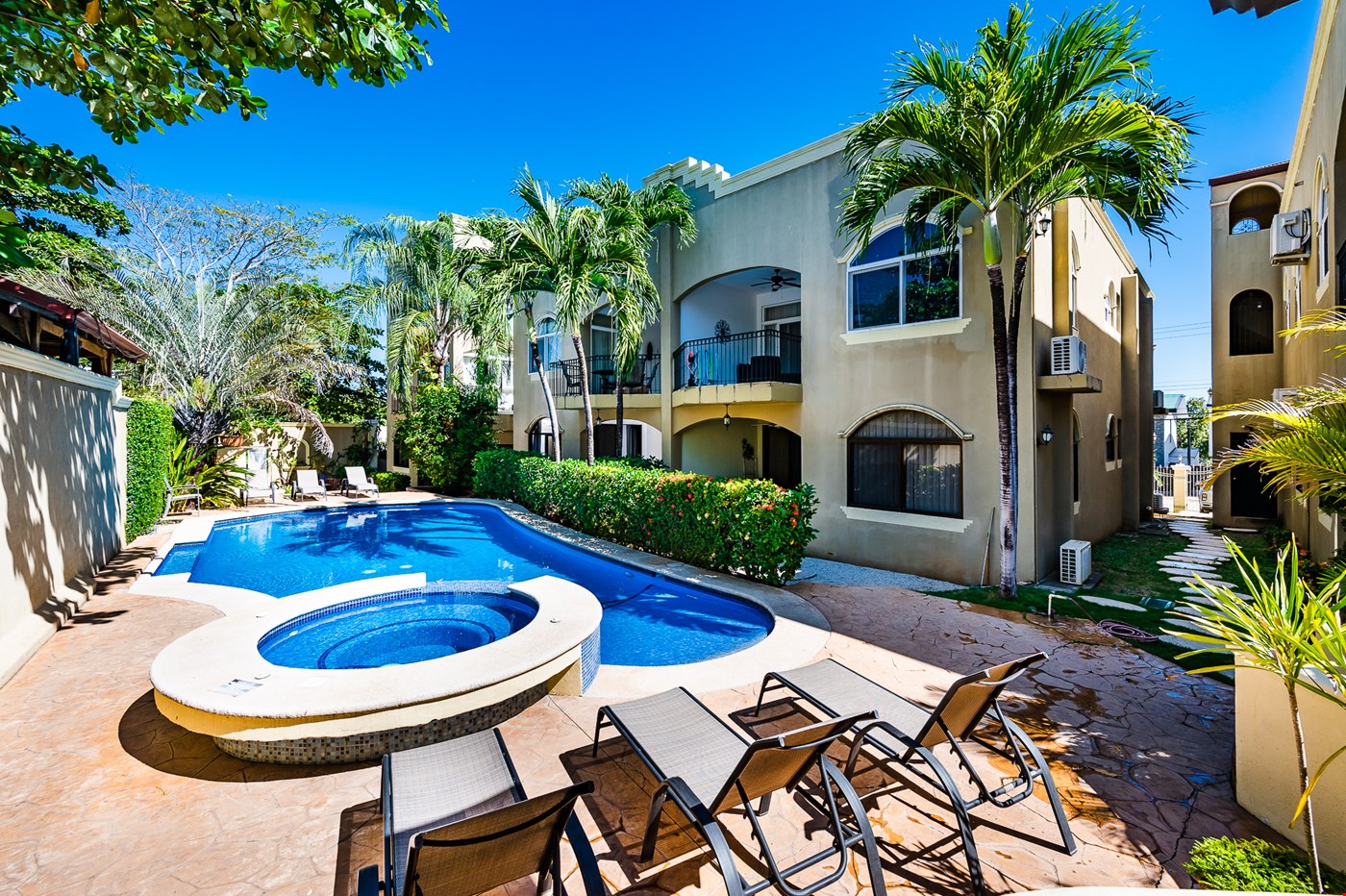 Hotel Playa Langosta Costa Rica nomad remote f475947a-aaea-4706-8832-b9ed942b735b_012cbidropcom2021122810160813.jpg