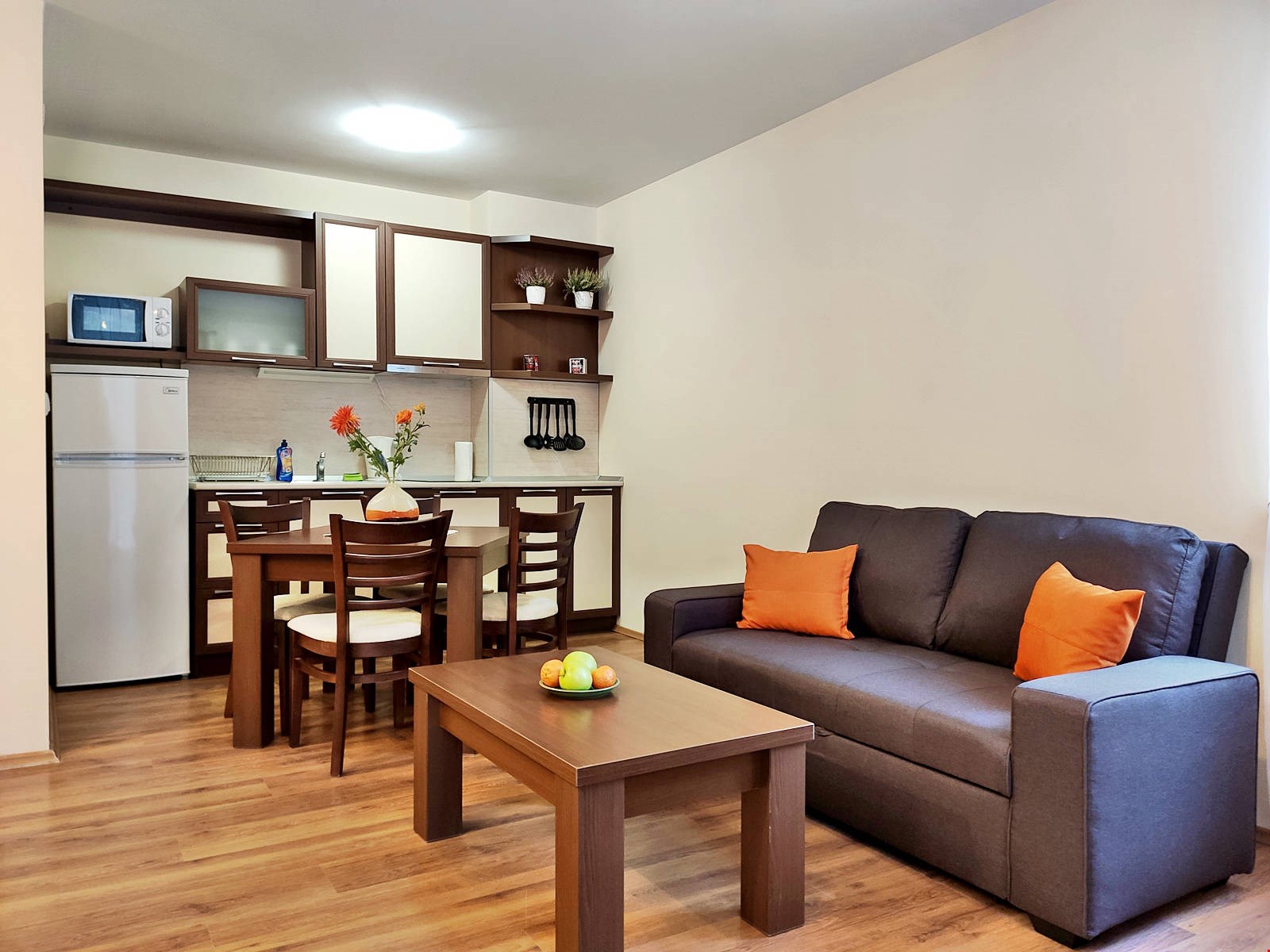 Hotel Smolianskite ezera Bulgaria nomad remote 05f1cc47-5f5f-4a25-a6d9-dd3beb8dcd63_1img-20201223-135444-1600x1200.jpg