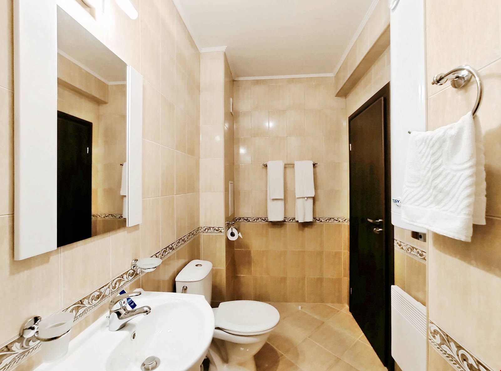 Hotel Smolianskite ezera Bulgaria nomad remote fa5e5169-0a2c-4001-be62-66492d3a5b86_1img-20201222-183650-1600x1186.jpg