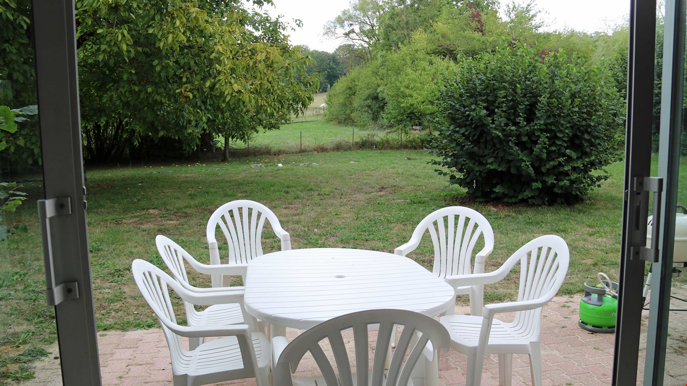 Hotel YENNE France nomad remote 0fb211e5-c24a-4b7d-bbad-03c8ab25cd3e_isabelle22-yenne-img-8930.jpg