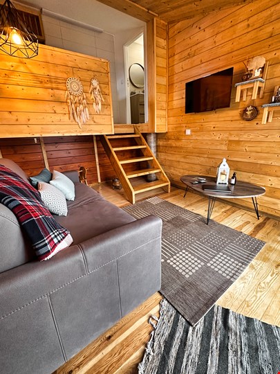 Villa with separate coworking space workspace image