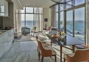 TH8 Palm Resort Vignette Collection