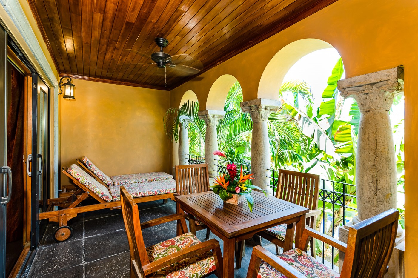 Hotel Playa Langosta Costa Rica nomad remote d7a19a85-8c33-451b-91f3-ec7b343257fa_009cbidropcom20210324113300.jpg