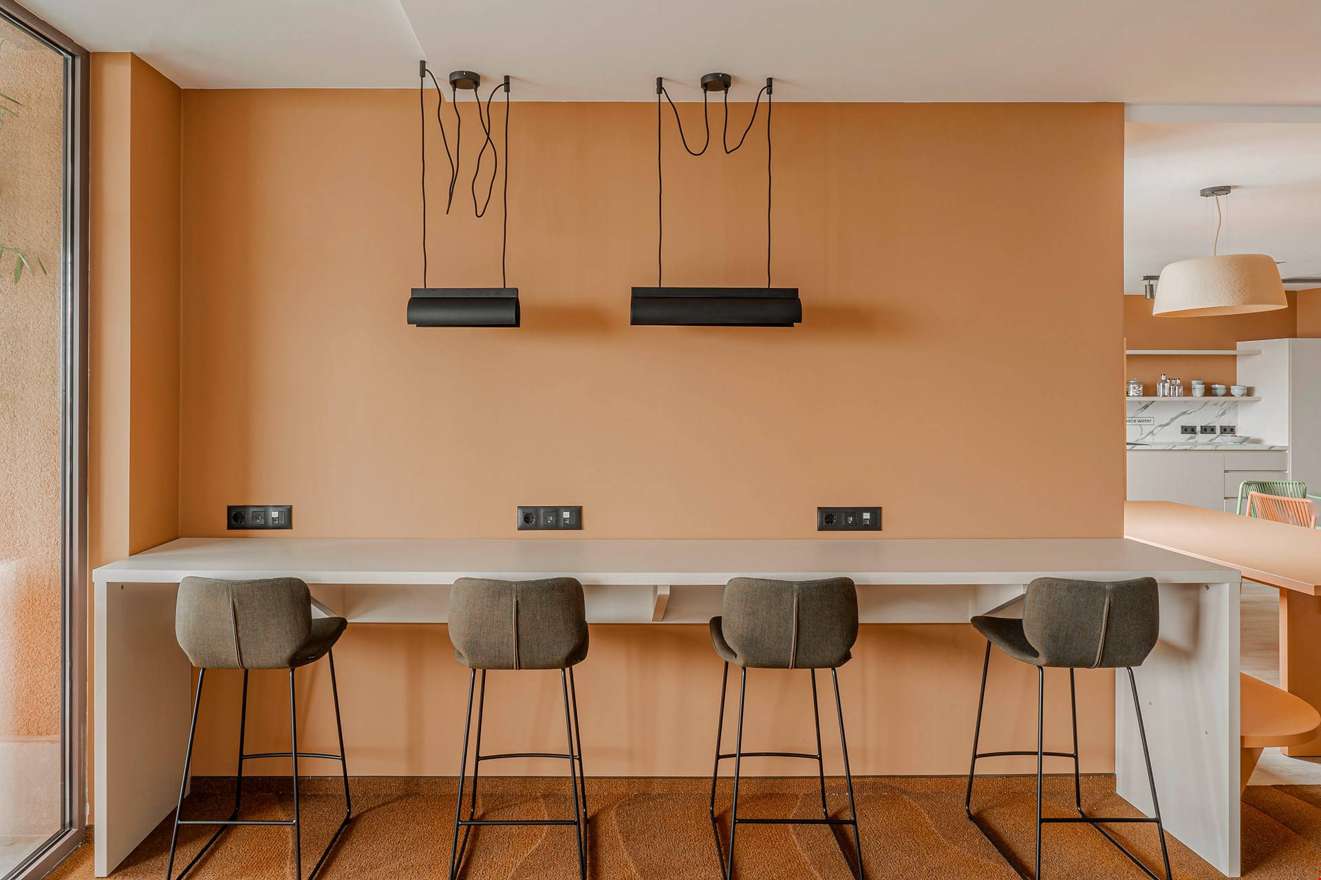 Hotel Sofia Bulgaria nomad remote e9dcb34e-4f3c-4d66-8682-38a4cf49eb9f_WorknomadsHR129Highstandingdeskscopy.jpg