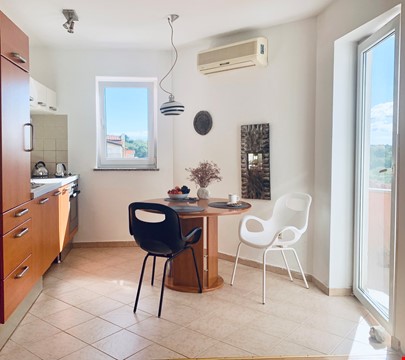 Apartment for Digital Nomads in Pula room workspace image