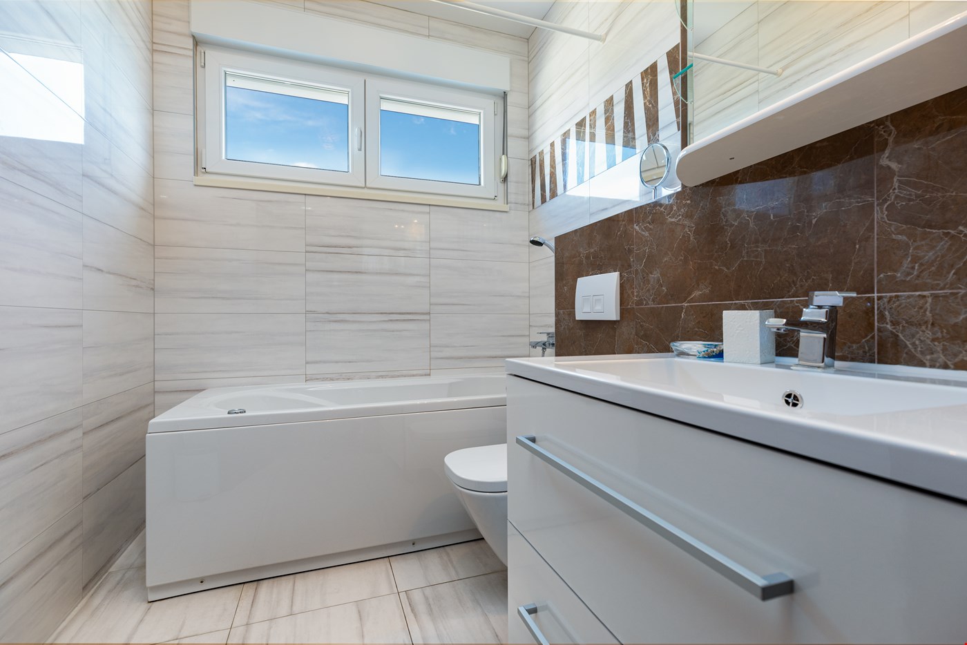 Hotel Split Croatia nomad remote d34b5fe8-3632-4eca-86a1-e3b18ae7af5d_bathroom.jpg
