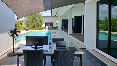 Thailand Private Pool Villa workspace image