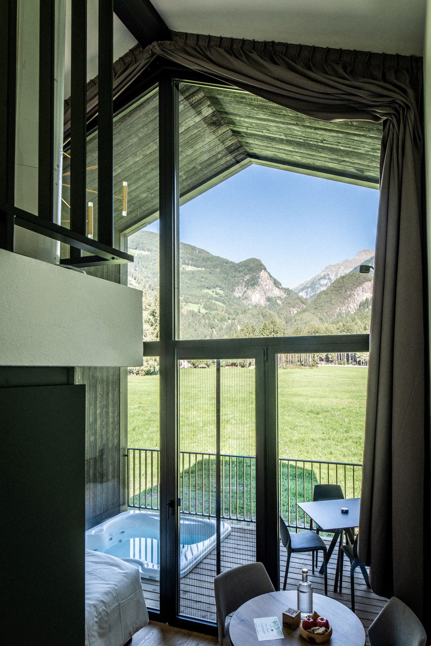Hotel South Tyrol Italy nomad remote a835b875-141c-4ec3-b580-8309708ac51f_chaletretreat3MB.jpg